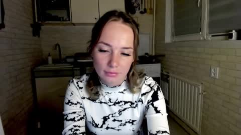 Snapshot of miss_you20 chatting on October 7, 8:39 pm miss_you20 online show from October 7, 8:39 pm