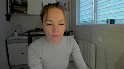 Snapshot of miss_you20 chatting on October 17, 5:32 am miss_you20 online show from October 17, 5:32 am