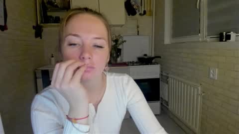 Snapshot of miss_you20 chatting on October 23, 6:06 pm miss_you20 online show from October 23, 6:06 pm