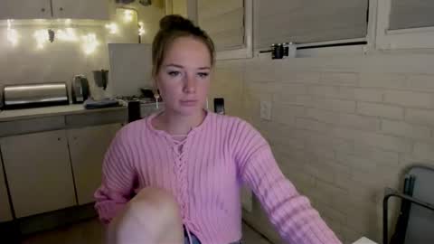 Snapshot of miss_you20 chatting on October 28, 9:17 pm miss_you20 online show from October 28, 9:17 pm