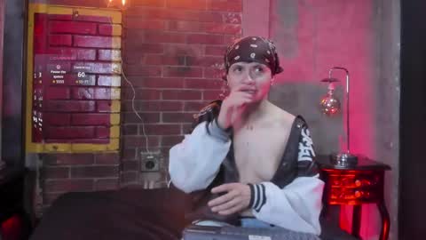 Snapshot of missaelrossi chatting on April 10, 8:46 pm Miguel online show from April 10, 8:46 pm