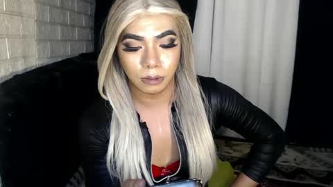 Snapshot of missaira69 chatting on February 23, 3:35 am AIRA online show from February 23, 3:35 am