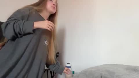 Snapshot of missameliah chatting on October 24, 12:56 pm Ameliahs online show from October 24, 12:56 pm