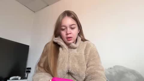 Snapshot of missameliah chatting on October 29, 12:40 pm Ameliahs online show from October 29, 12:40 pm