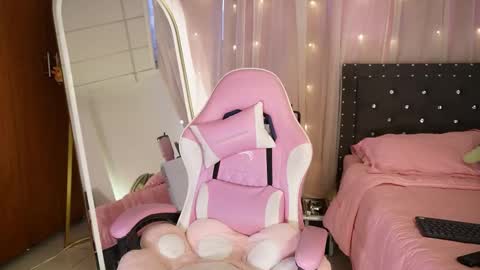 missara_ online show from March 21, 7:06 pm