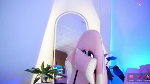 missara_ online show from May 14, 10:05 pm