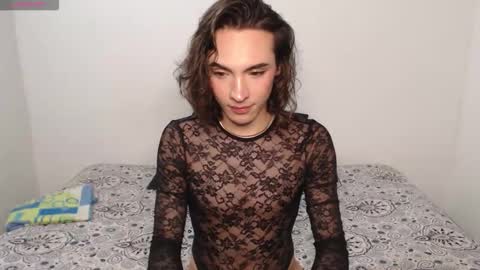 Snapshot of missarii28 chatting on February 25, 5:06 am Mis Ari online show from February 25, 5:06 am