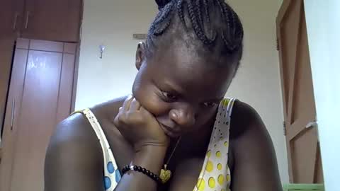 misscandy352_ online show from May 16, 1:54 pm