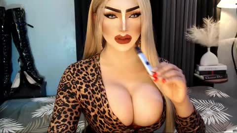 PRIESTESS CHANNEL online show from November 4, 3:11 pm