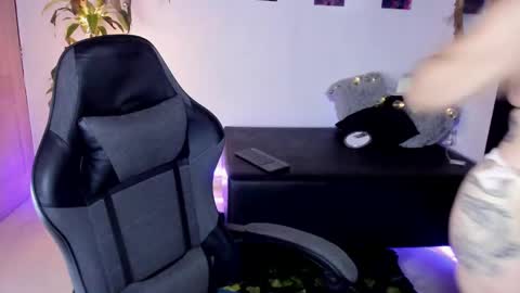 Missy Charlottte.  Hey remember to give me a thumbs up ty online show from December 20, 3:58 am