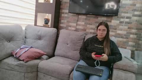 misscheelsee_as online show from May 12, 1:30 pm