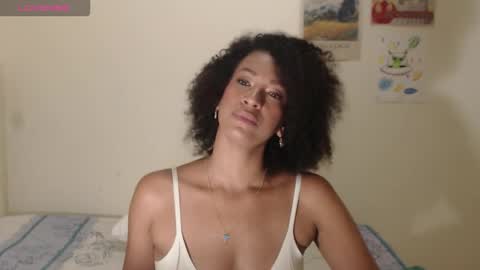 Snapshot of misscruzxz chatting on February 4, 10:36 pm Donna di Diamanti online show from February 4, 10:36 pm