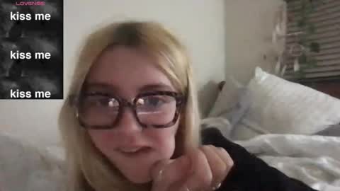 Miss Daisy online show from February 5, 3:38 pm