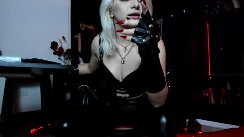 Missdarklady online show from January 22, 1:31 am