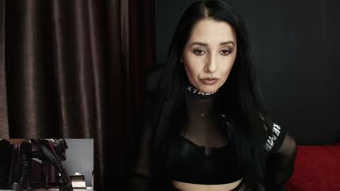 Miss online show from October 4, 9:24 pm