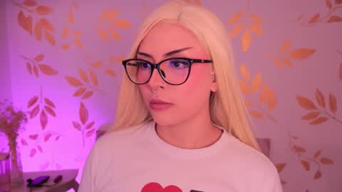 Snapshot of misselektra__ chatting on March 9, 5:44 am ELEKTRA online show from March 9, 5:44 am