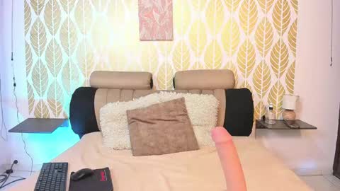 Snapshot of misselie chatting on January 15, 2:35 pm Miss Elie online show from January 15, 2:35 pm