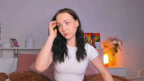 Hello dear my name Elisa online show from April 17, 9:07 pm