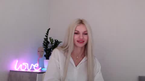 EMMA online show from December 1, 9:37 pm