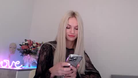 EMMA online show from December 4, 8:51 pm