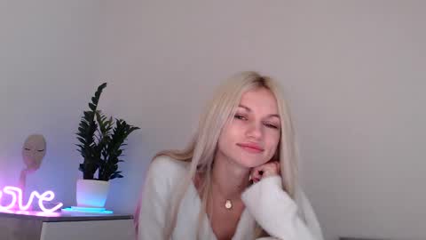 EMMA online show from December 7, 12:08 am