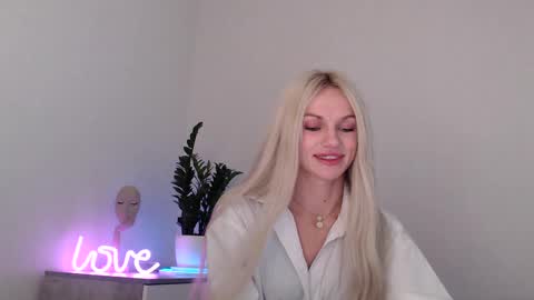 EMMA online show from December 7, 9:55 pm