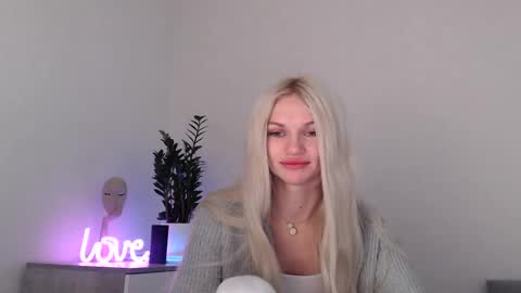 EMMA online show from December 18, 10:13 pm