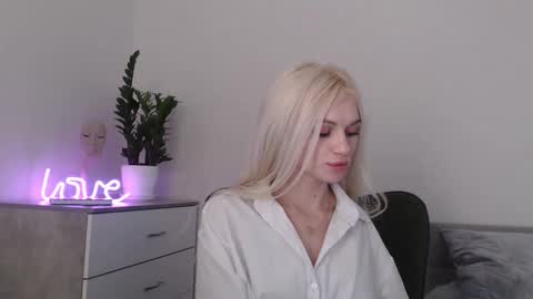 EMMA online show from January 30, 8:42 pm