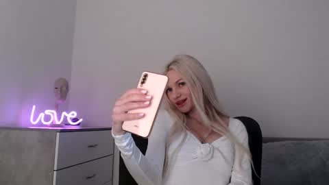 EMMA online show from December 18, 8:26 pm