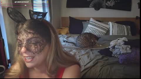 Snapshot of missemmbeex chatting on February 23, 9:34 pm missemmbeex online show from February 23, 9:34 pm