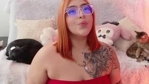 missevans_ online show from April 19, 8:00 pm