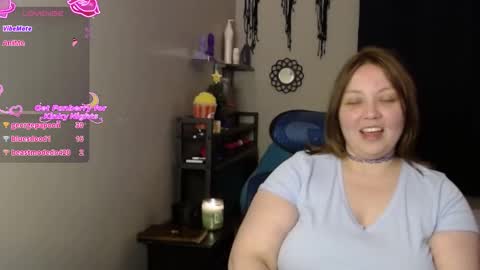 Snapshot of missfoxe12 chatting on December 14, 11:31 pm missfoxe12 online show from December 14, 11:31 pm