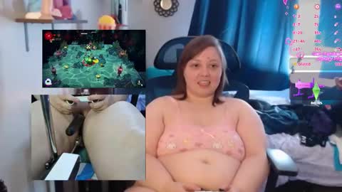 Snapshot of missfoxe12 chatting on January 16, 6:12 pm missfoxe12 online show from January 16, 6:12 pm