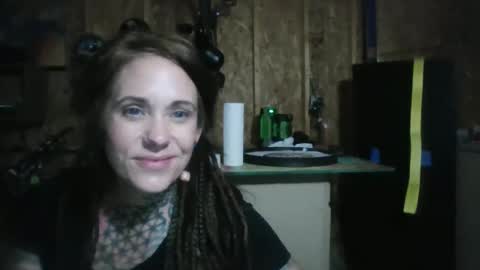 misshoneybadger333 online show from September 25, 12:47 am