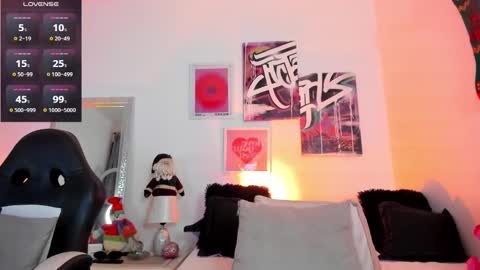 Annie online show from December 22, 5:12 am