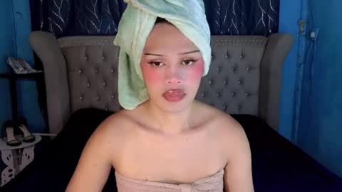 im your queen steffie online show from March 26, 8:09 am