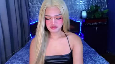 im your queen steffie online show from June 7, 12:53 pm