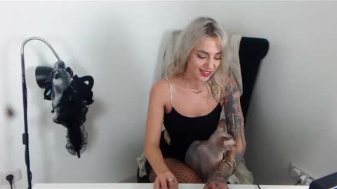 MissJenny7 online show from December 18, 10:02 pm