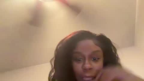 missjuicyfee online show from July 3, 6:42 am