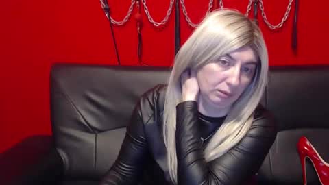Snapshot of misskaliania chatting on December 9, 10:00 am MissKaliAnia online show from December 9, 10:00 am