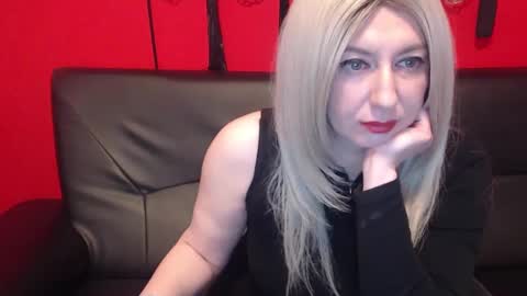 Snapshot of misskaliania chatting on February 25, 6:36 am MissKaliAnia online show from February 25, 6:36 am
