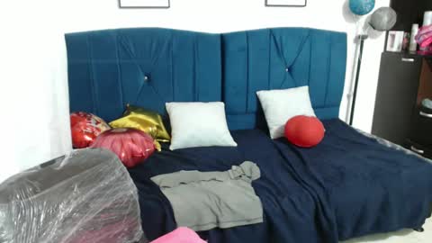 Snapshot of misskarol18 chatting on February 13, 7:31 pm misskarol18 online show from February 13, 7:31 pm