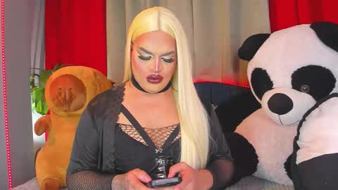 kassandra lazcano online show from March 12, 12:50 am