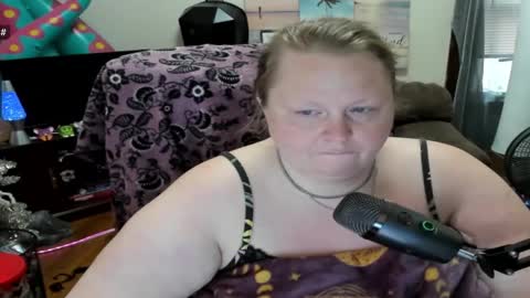 Snapshot of misskimberbbw chatting on November 16, 7:30 pm MissKimberBBW online show from November 16, 7:30 pm