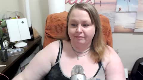 Snapshot of misskimberbbw chatting on March 31, 2:13 am MissKimberBBW online show from March 31, 2:13 am