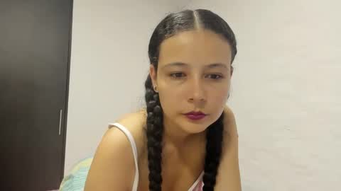 Snapshot of misslatinrose chatting on September 13, 1:05 am Rose online show from September 13, 1:05 am