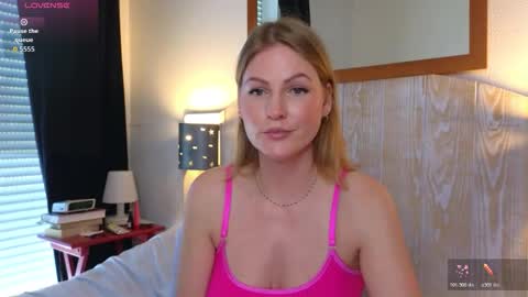 Snapshot of misslucci chatting on February 26, 2:38 pm Misslucci online show from February 26, 2:38 pm