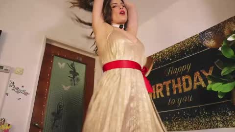 Lullu online show from May 15, 1:18 pm