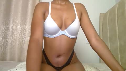 lunah online show from May 4, 11:12 pm