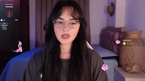 Snapshot of missmariana_ chatting on June 22, 12:02 am missmariana_ online show from June 22, 12:02 am